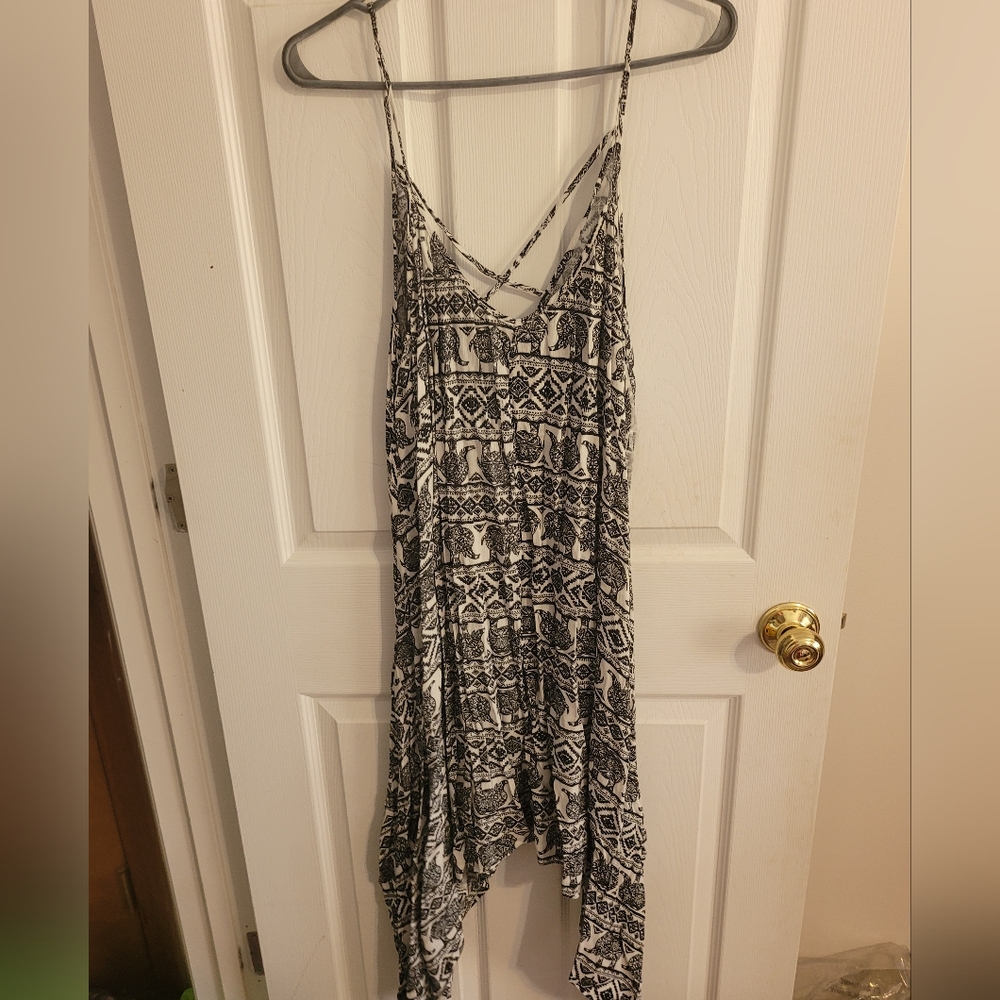 Rue21 Black and White Boho Elephant Tank Top